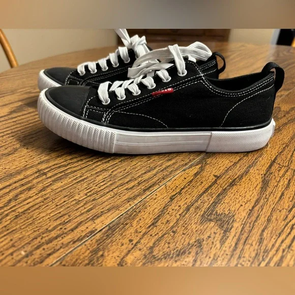 Levi’s boys sneakers size 4 - Picture 3 of 5